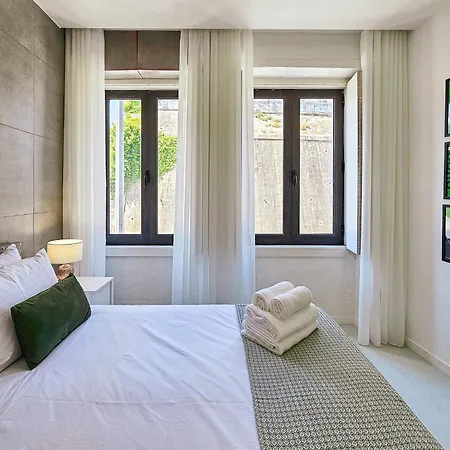 Wonderful Flat In Bonfim By Lovelystay Lägenhet