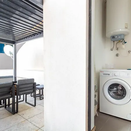 Wonderful Flat In Bonfim By Lovelystay شقة